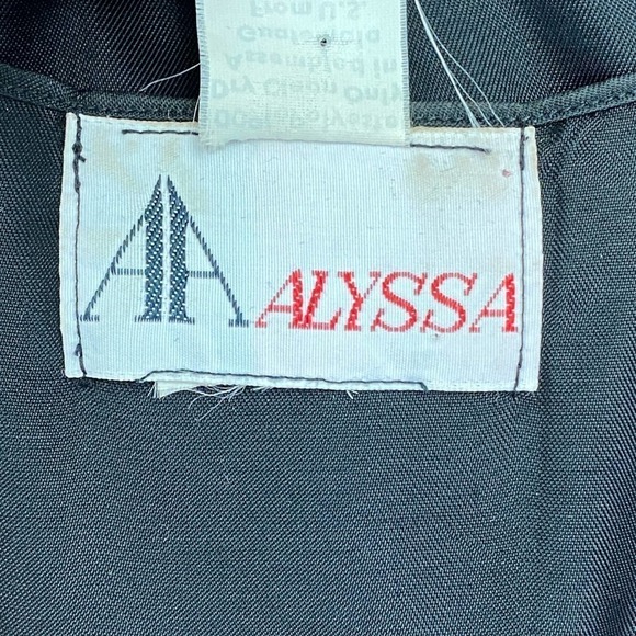 ALYSSA Solid Black Faux Leather Sleeveless Button Down Vest - Picture 8 of 11